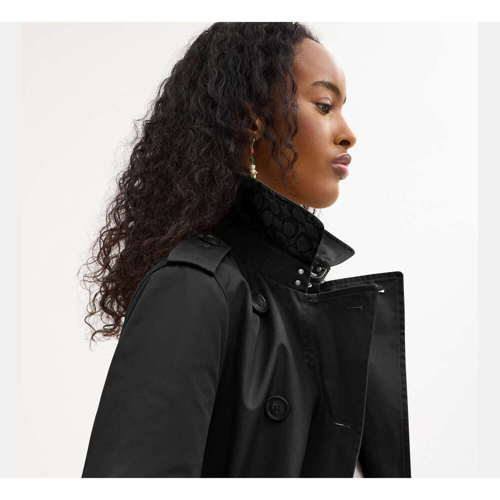 Signature coach black trenchcoat with monogram lining - Picture 2 of 15